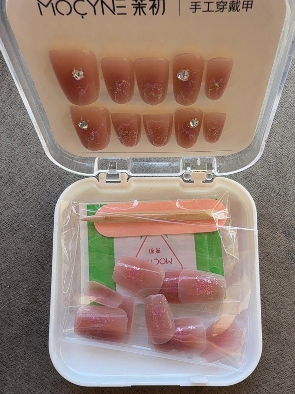 Pink Press-On Nails with Rhinestone Accent - Picture 4 of 5